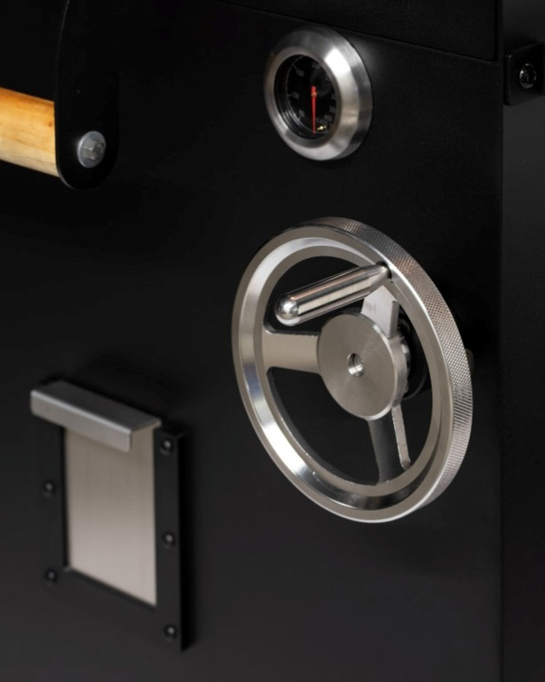 DTB Grill detail van wiel Fuoco BBQ shop